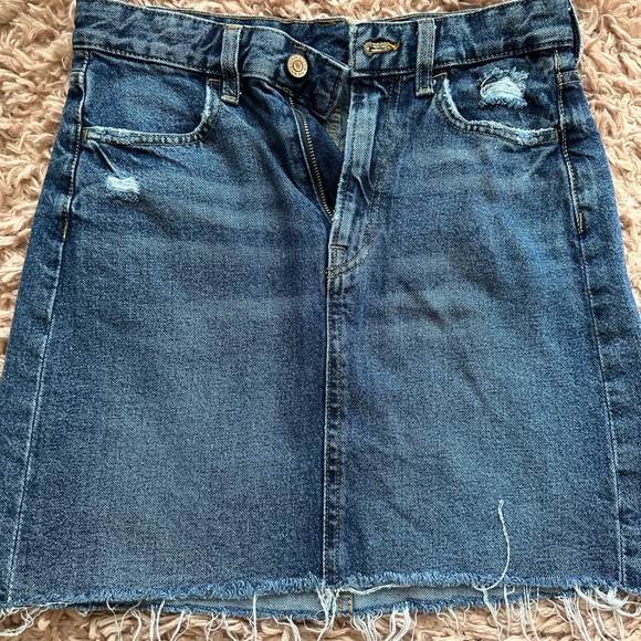 H&M denim skirt. - Picture 1 of 2